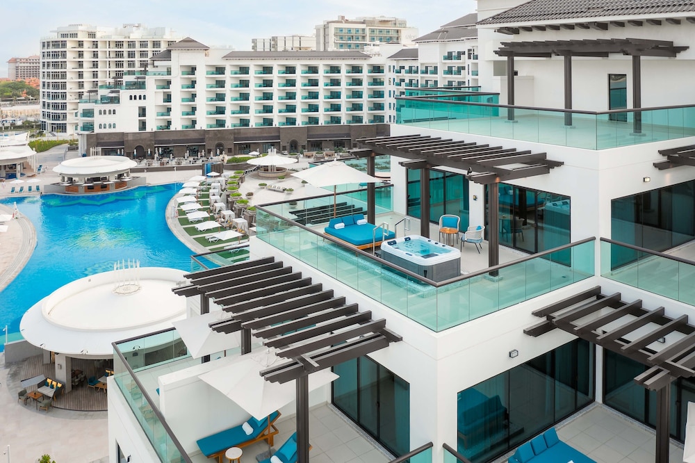 Exotica Suite Sea View with Open Jacuzzi and Club Lounge Access