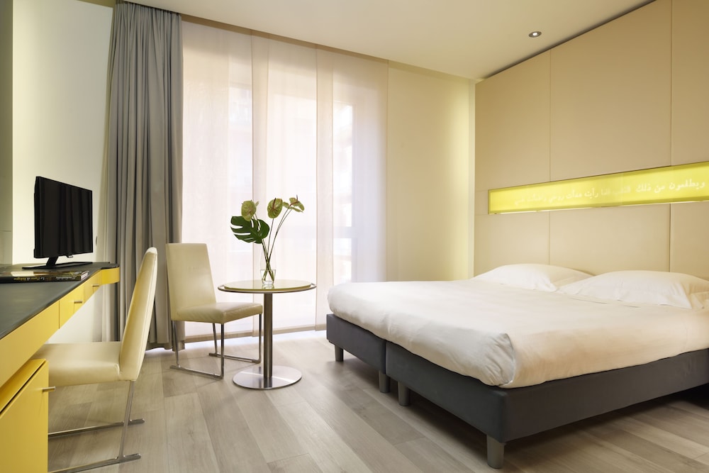 Classic Twin Room - Photo 2