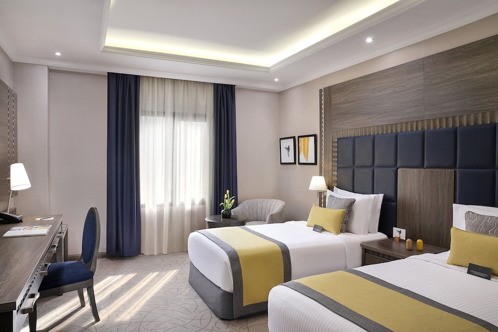 Deluxe Room, 2 Twin Beds, Smoking