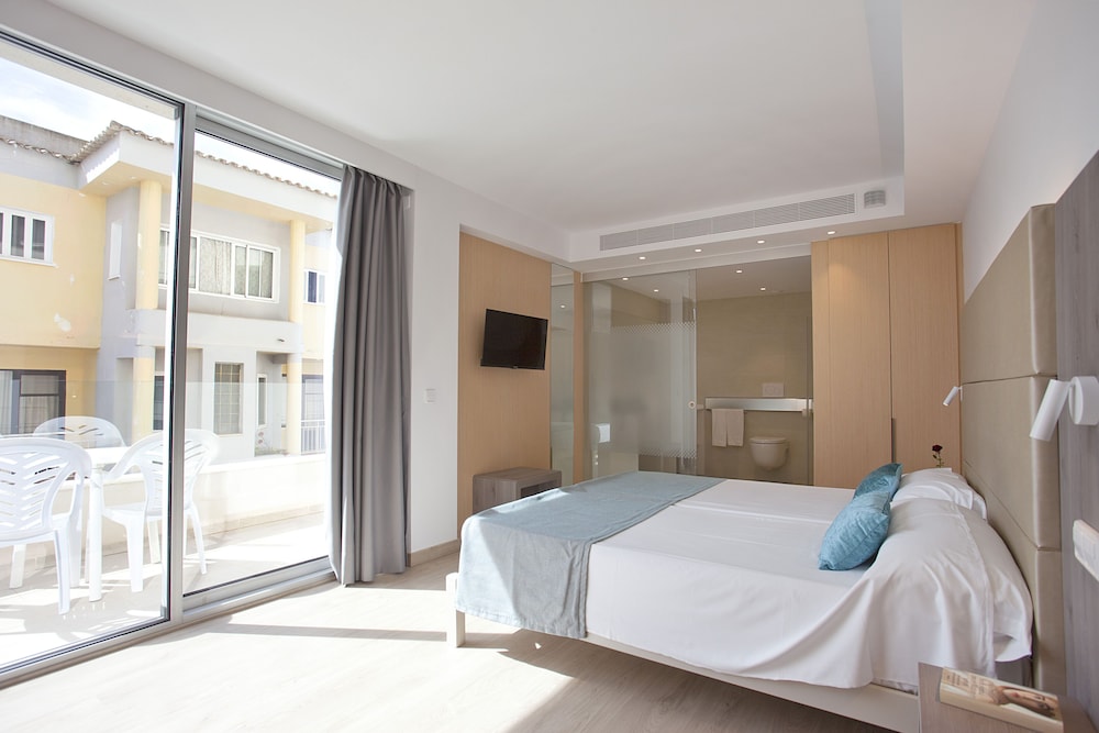 Economy Double Room, Balcony