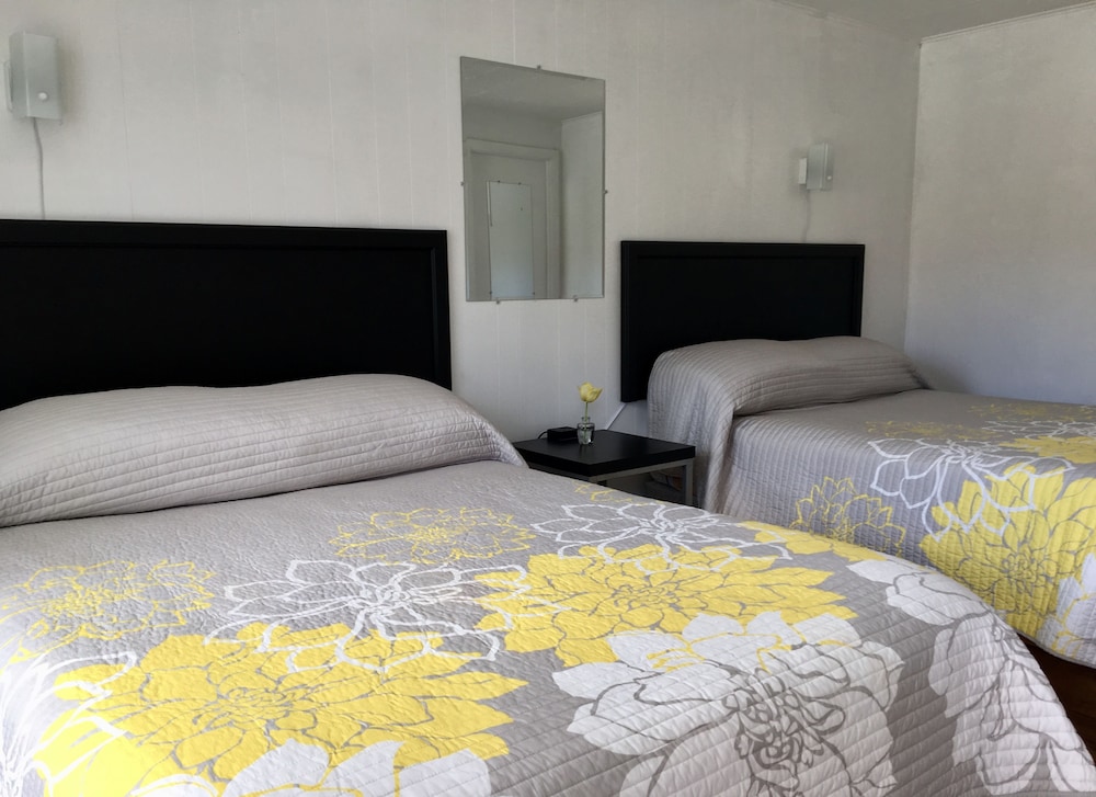 Room, 2 Double Beds photo 1