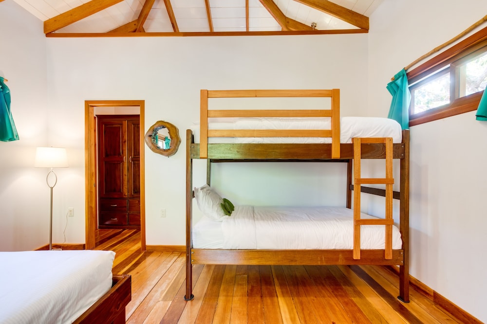 Deluxe Tree House, Multiple Beds, Garden View, Garden Area photo 2