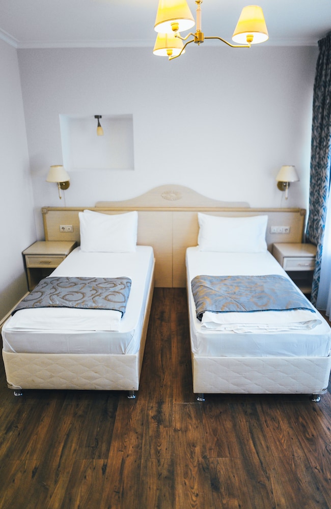 Standard Twin Room photo 2