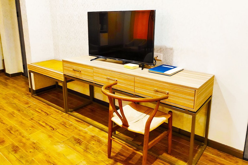 Executive Room - Photo 9