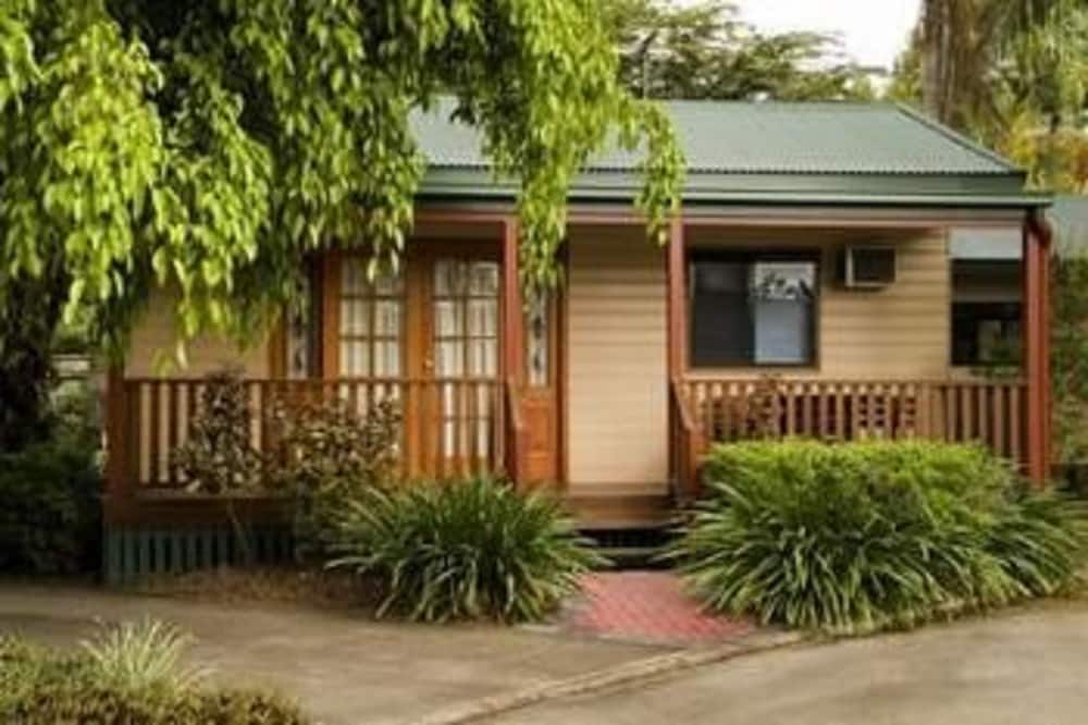 Standard Studio, Non Smoking, Kitchen (QUEEN VILLAS) photo 3
