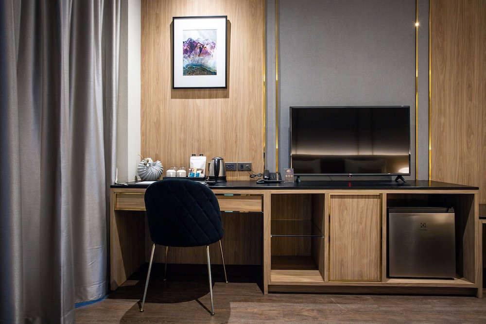 Deluxe Twin Room, City View photo 3