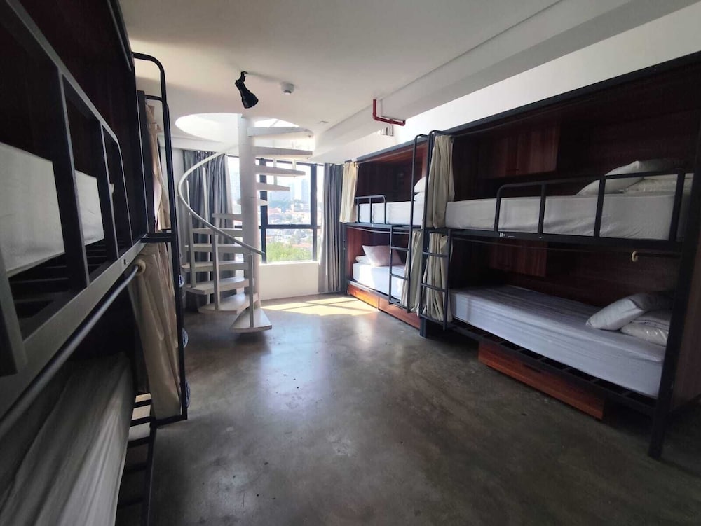 Shared Dormitory, Mixed Dorm