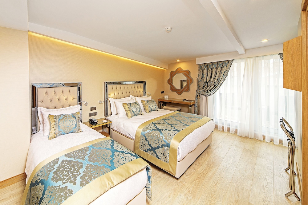 2 Conneting Double Rooms With Balcony photo 2