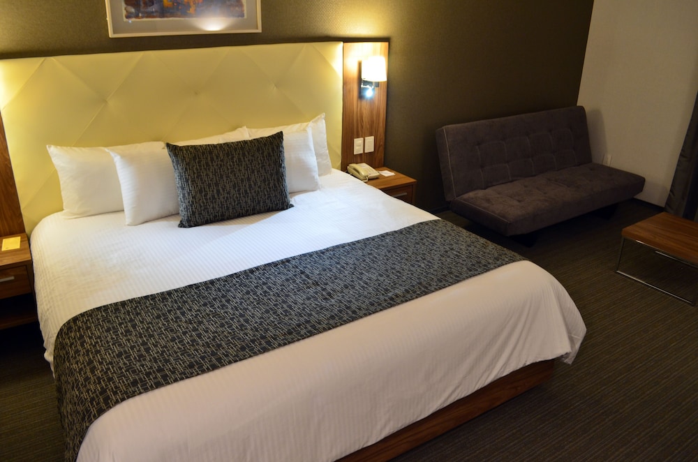 Room (Suite)