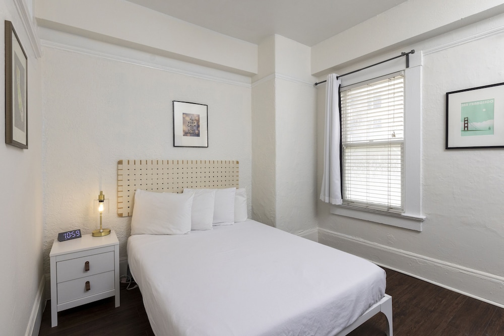 Economy Double Room, Private Bathroom - Photo 11