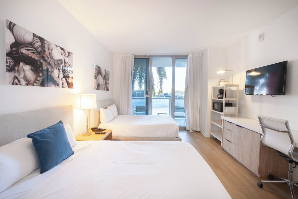 Deluxe Studio, 2 Double Beds