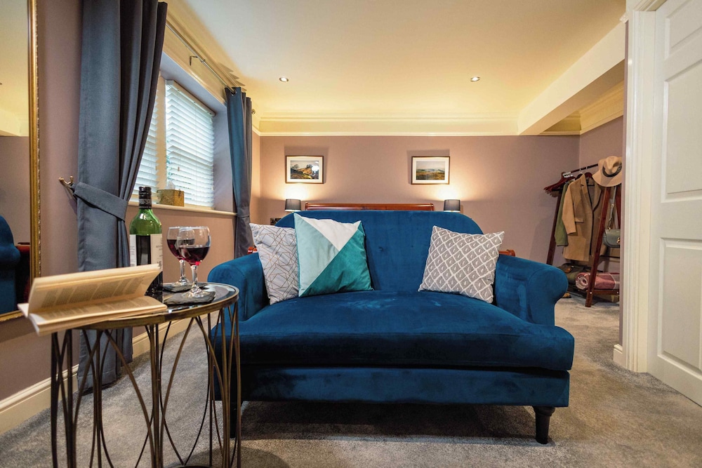 Double Room (The Shirley Suite) photo 2