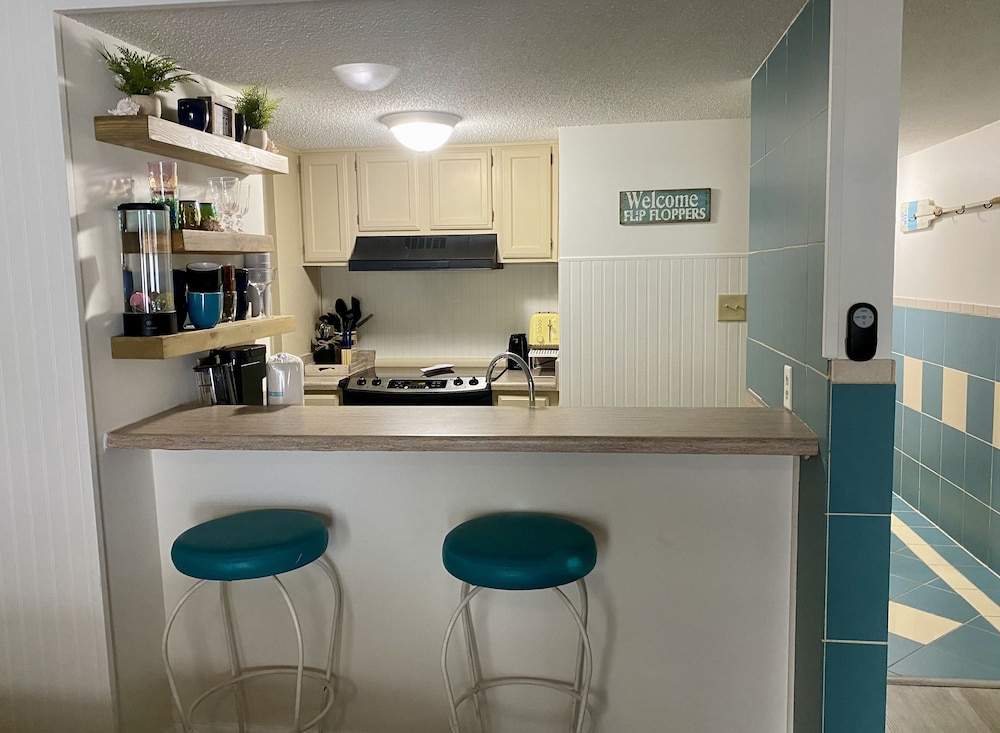 Studio, Pool Access, Beachfront (169) photo 3