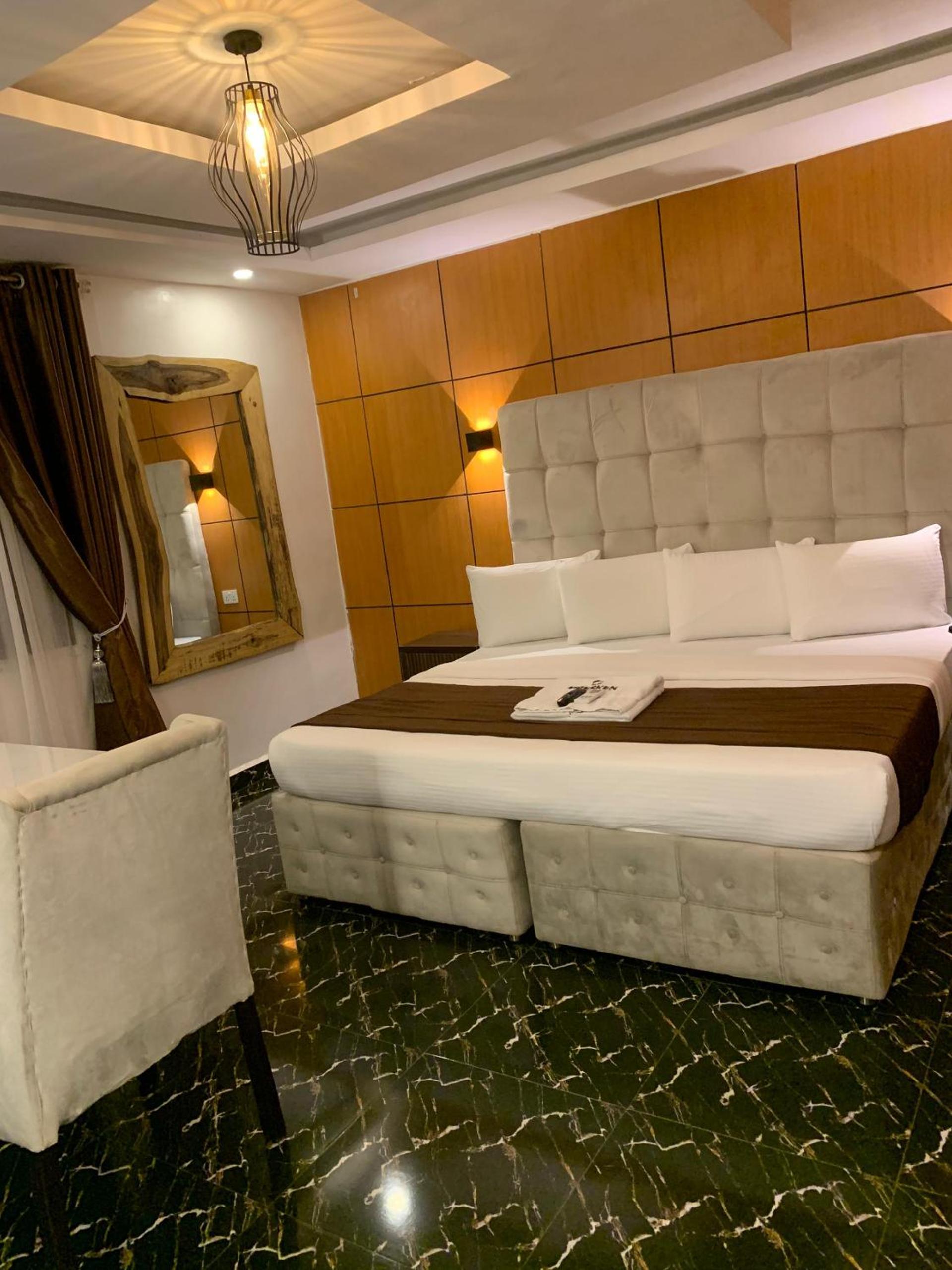 Superior Family Room