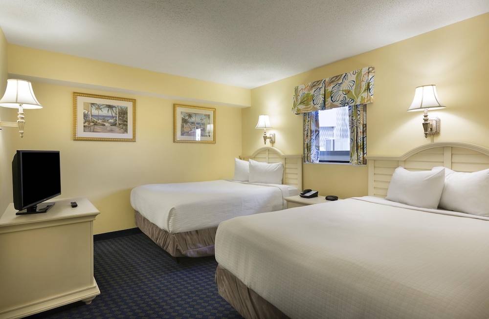 Oceanfront 2 Queen Room - Photo 3