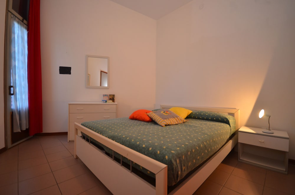 Apartment (D-8)
