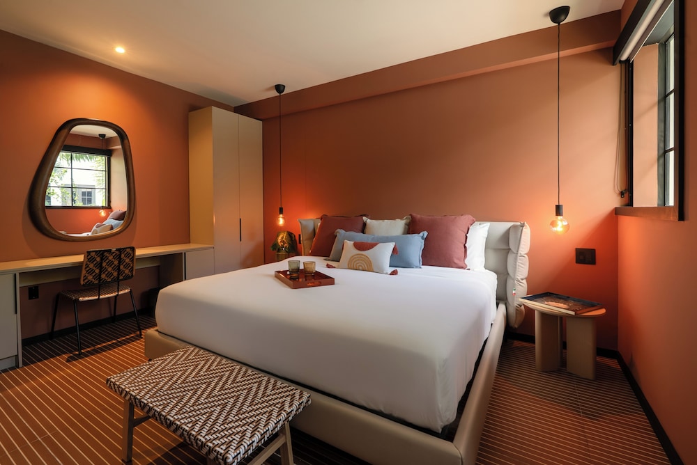 Superior Suite, 1 King Bed with Sofa bed