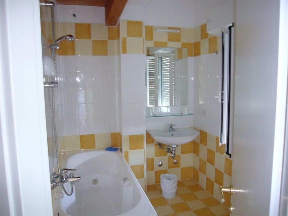 Comfort Triple Room photo 2