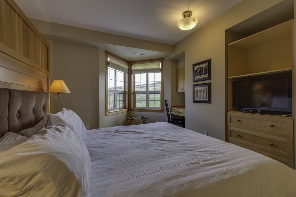 Lodge 2 Bedroom with 2 King Beds photo 2