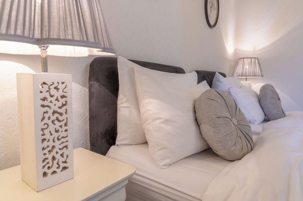 Twin Room, Ensuite photo 1