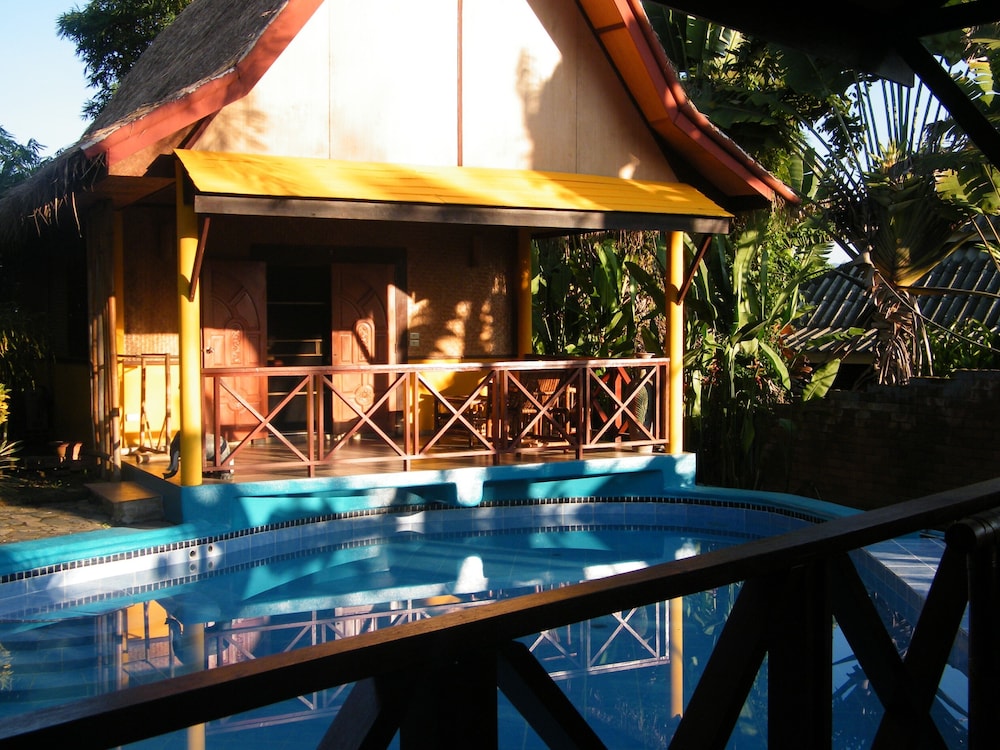 Bungalow (Pool Side B1) photo 3