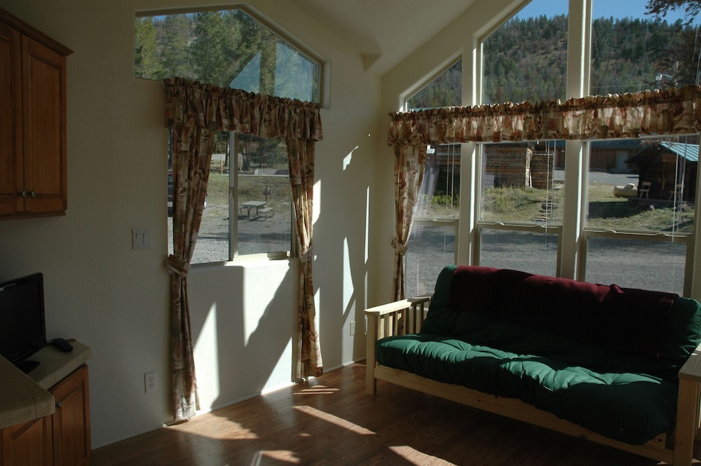 Comfort Cabin, Multiple Beds, Mountain View