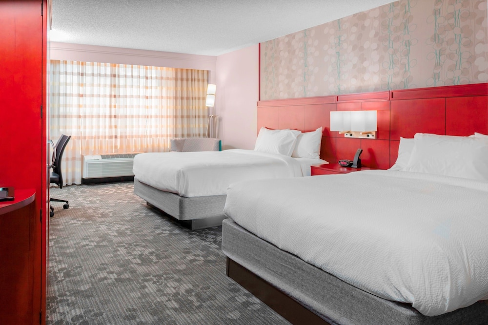 Room, 2 Queen Beds (Hearing Accessible) - Photo 1