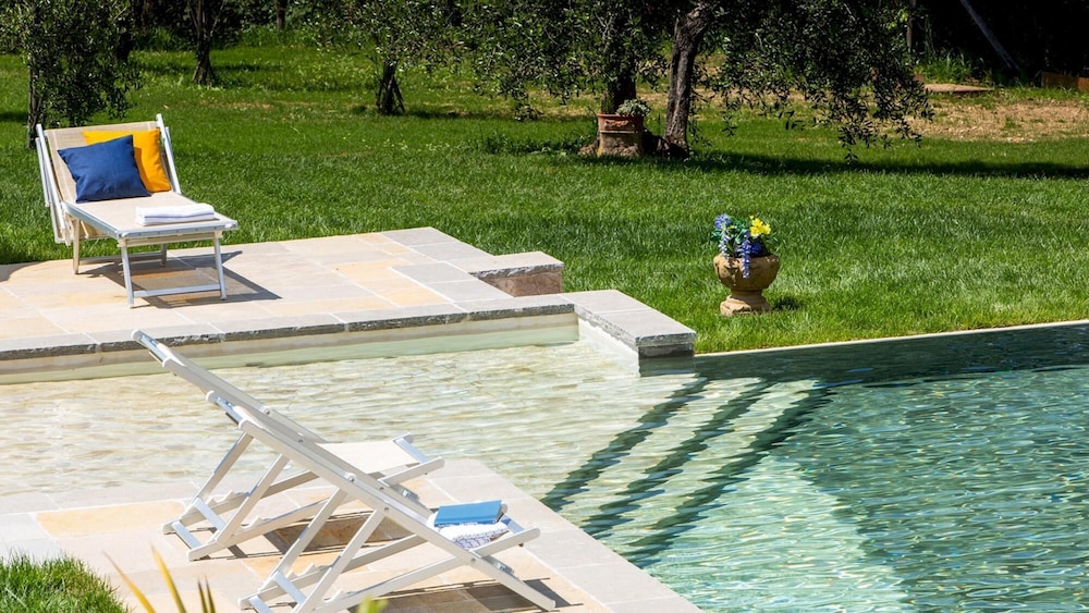 Villa photo 1