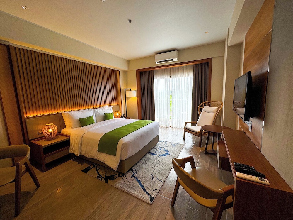 Deluxe Queen Room - Photo 6