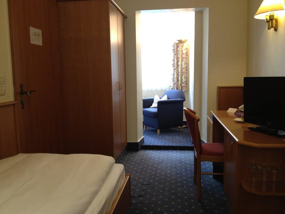 Double Room - Photo 3