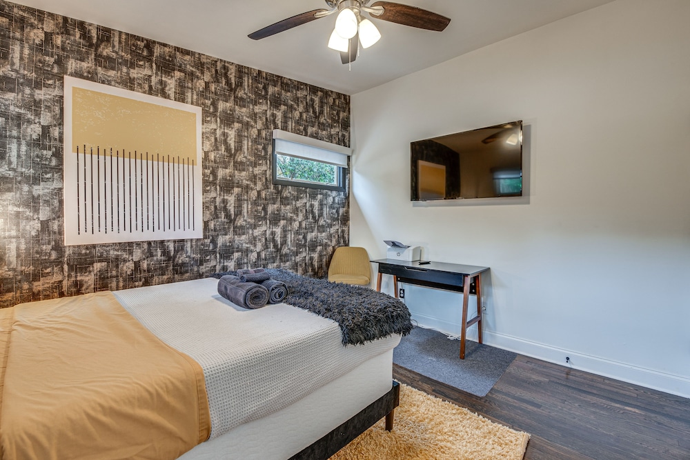 House (2 Bedrooms)