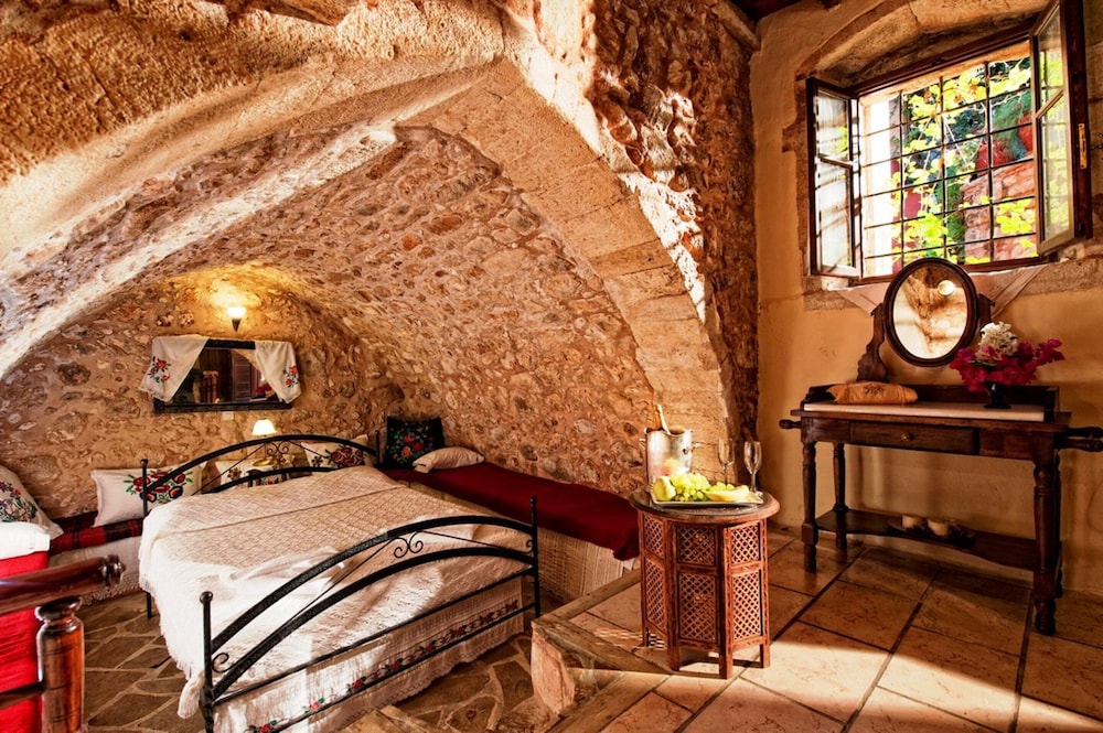 Standard Suite, 1 Double or 2 Twin Beds - Photo 1
