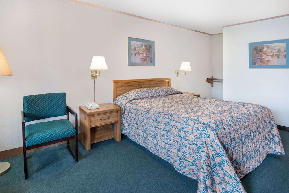 Room, 1 Queen Bed, Accessible, Non Smoking photo 1