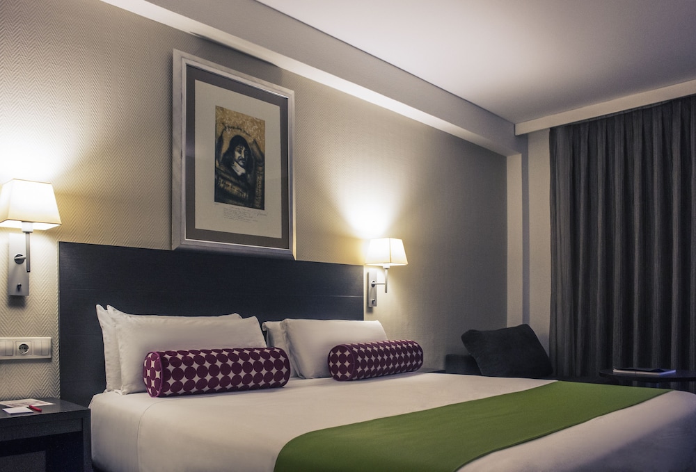 Room, 1 Double Bed - Photo 4
