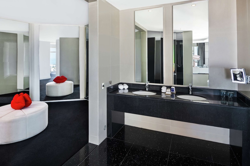 Suite, 1 King Bed (Vibrant Suite)