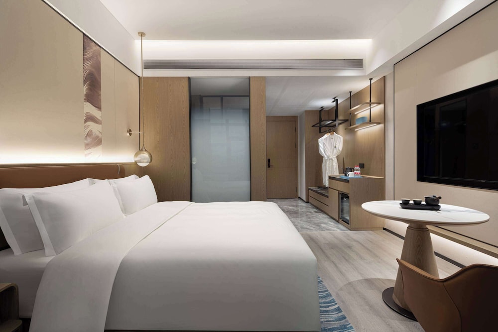 Deluxe Room, 1 King Bed, Non Smoking