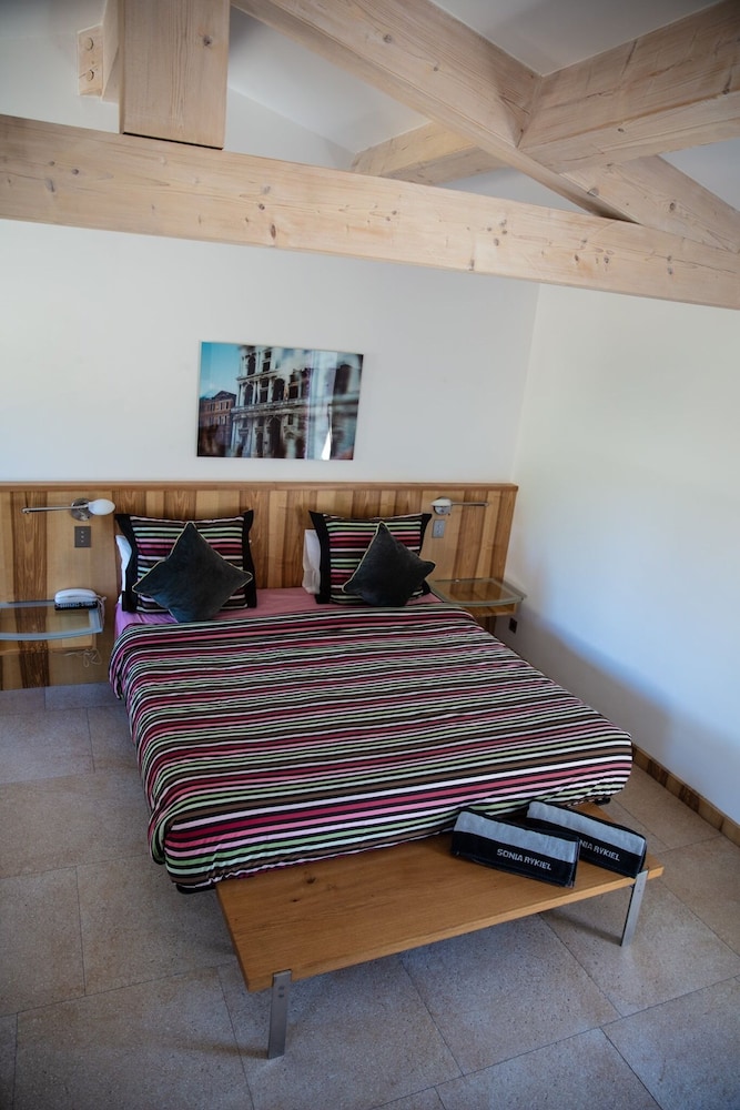 Suite, Private Bathroom, Garden View (Balcon)