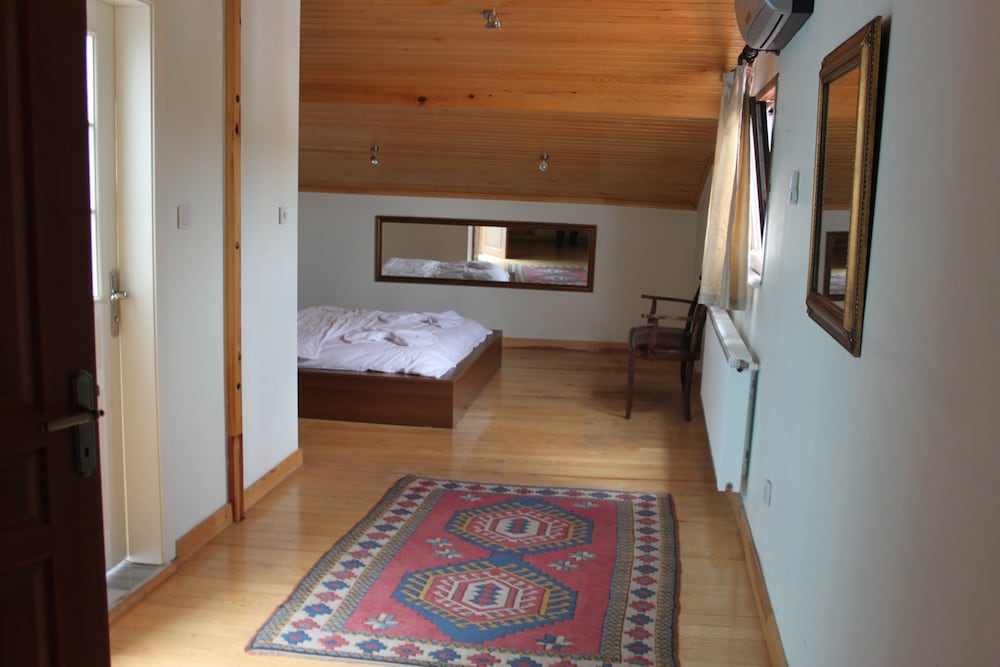 Shared Dormitory, Women only, Shared Bathroom (for 2) photo 1