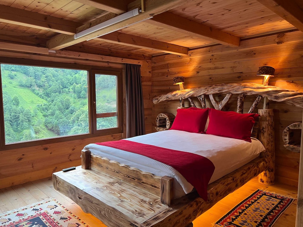 Family Bungalow, 4 Bedrooms, Balcony, River View, Jacuzzi photo 1