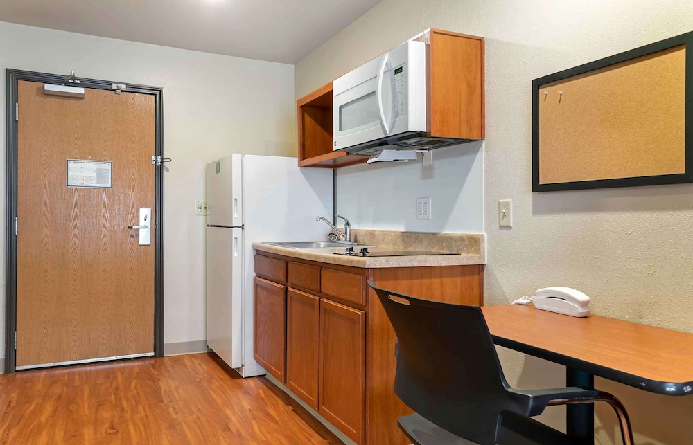 Standard Studio, Non Smoking, Refrigerator & Microwave photo 2