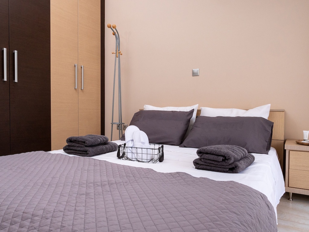 Luxury House photo 3