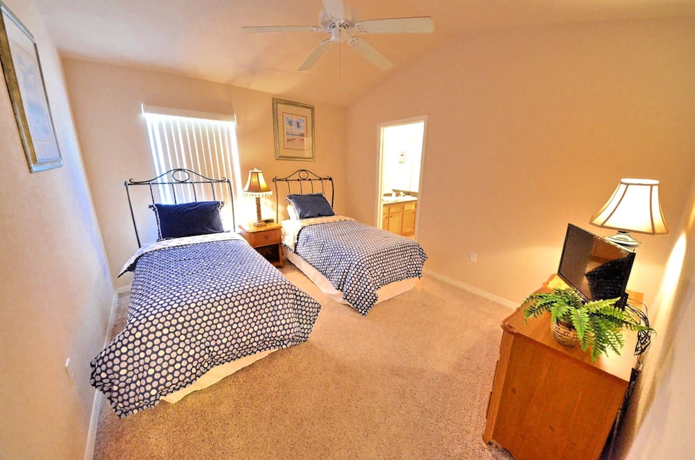 House, 5 Bedrooms photo 3