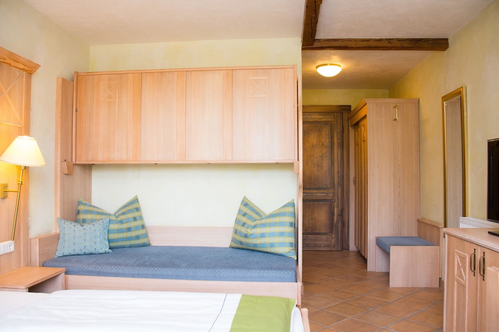 Standard Double Room - Photo 2