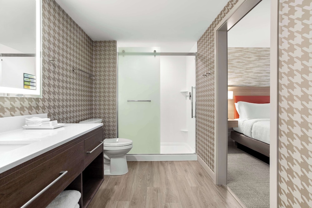 Suite, 1 Bedroom - Photo 4