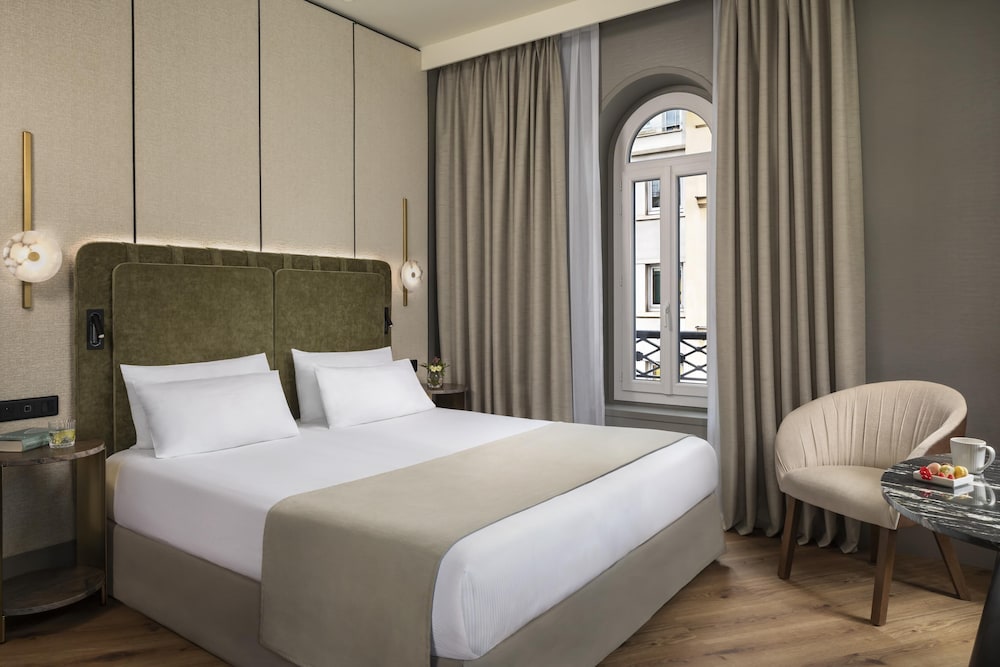Junior Suite (Family Extra Bed 3 Adults) thumbnail 5