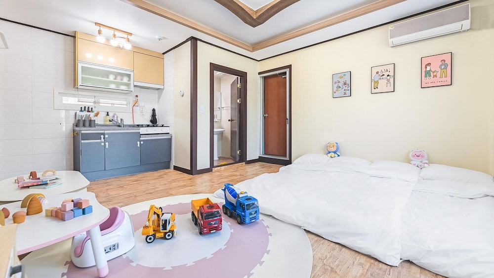 Basic Room, 1 Bedroom (Banana - Kidsroom) - Photo 17