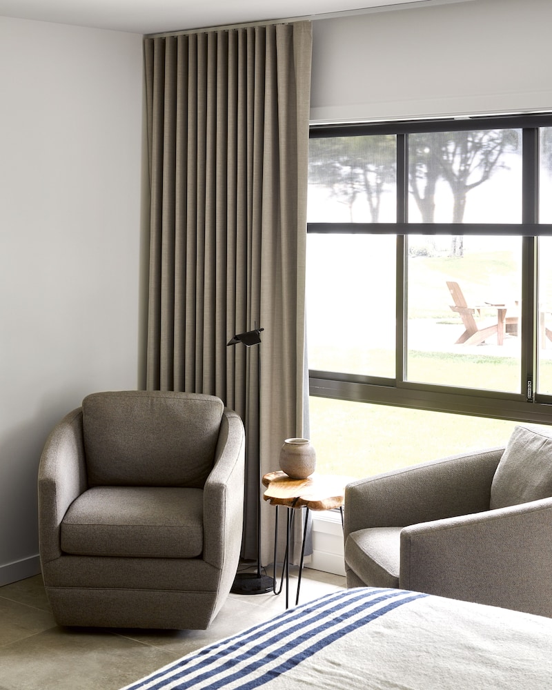 Standard Room, 1 King Bed, Lake View (Newly Renovated)