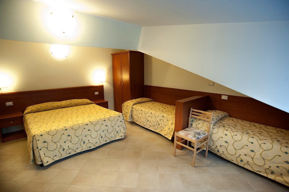 Quadruple Room photo 2