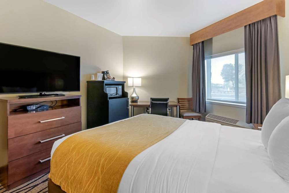 Suite, 1 Queen Bed with Sofa bed, Accessible, Non Smoking photo 3