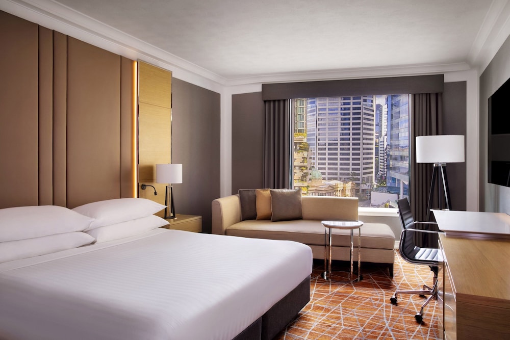 Executive Room, 1 King Bed (Executive Level) - Photo 3